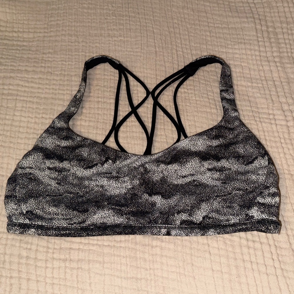 VUC Black and White Lululemon bra - SZ 8 or 10